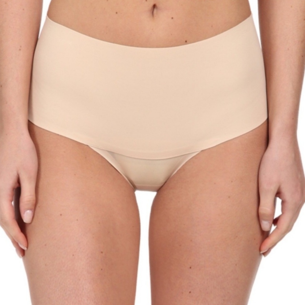 SPANX undie-dectable thong nwot
